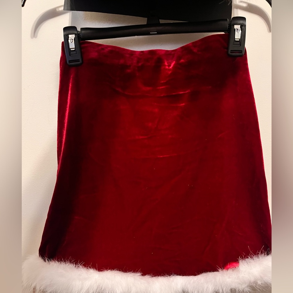 Wallflower Mrs Claus Fur Trimmed Velour Cropped Cami & Mini Skirt Small NWT - Picture 4 of 13